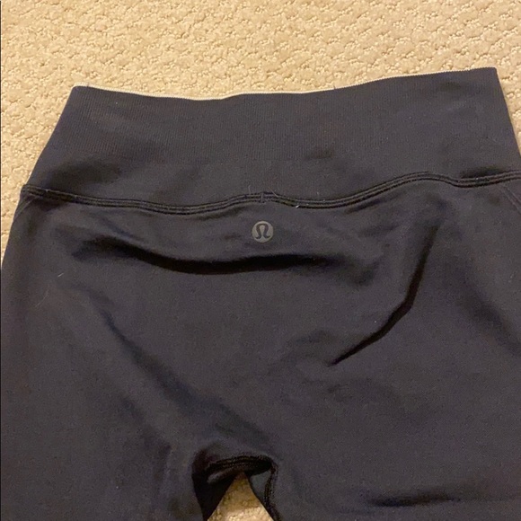 Womens lululemon black seamless leggings - Picture 3 of 3
